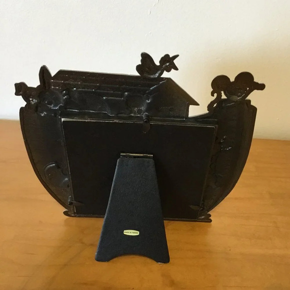 Vintage  pewter children's photo frame holding four photos - Picture 3 of 9